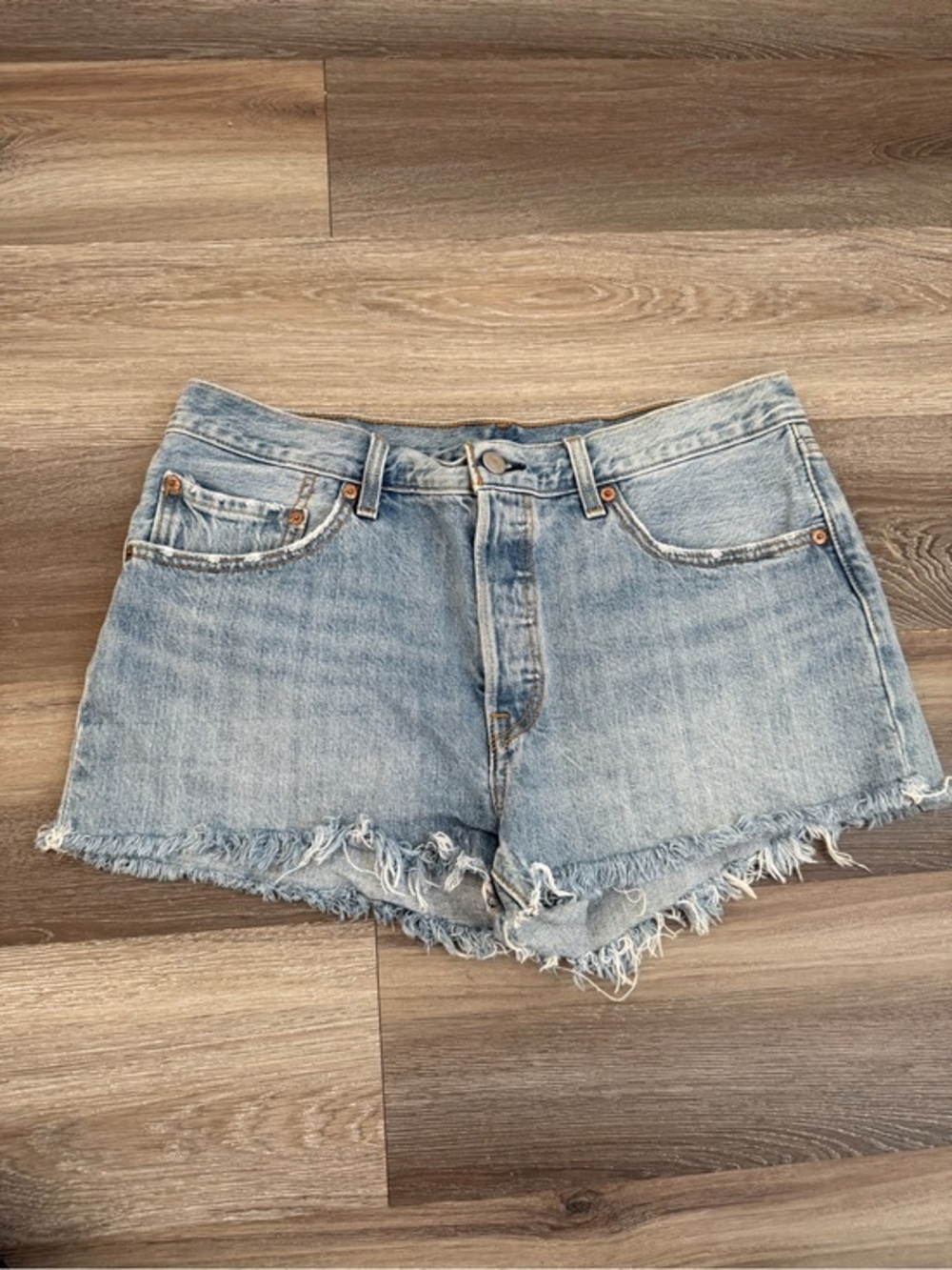 Levi’s Denim Shorts Size W31